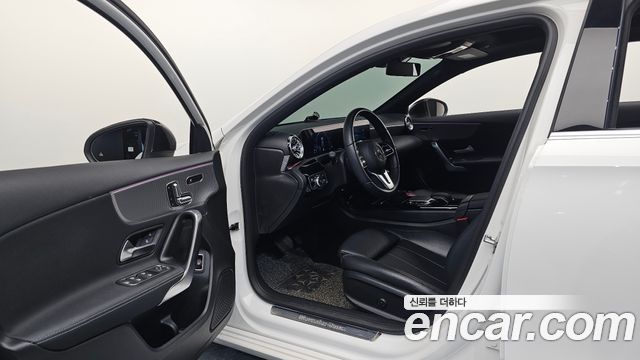 Mercedes-Benz A-Class (W177) A220 Sedan 2020 — фото 10