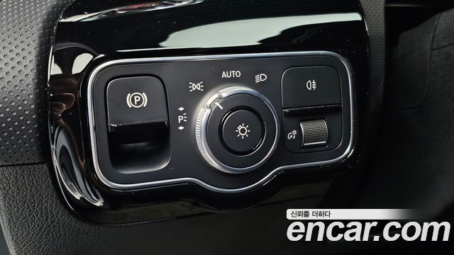 Mercedes-Benz A-Class (W177) A220 Sedan 2020 — фото 14