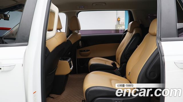 Kia Carnival (IV) Gasoline 9-Seater Prestige 2023 — фото 22