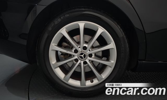Mercedes-Benz A-Class (W177) A220 Sedan 2020 — фото 5