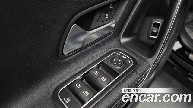 Mercedes-Benz A-Class (W177) A220 Sedan 2020 — фото 29