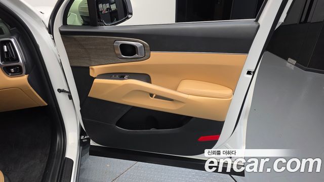 Kia Sorento (IV) Gasoline 2.5T 2WD Prestige 2023 — фото 25