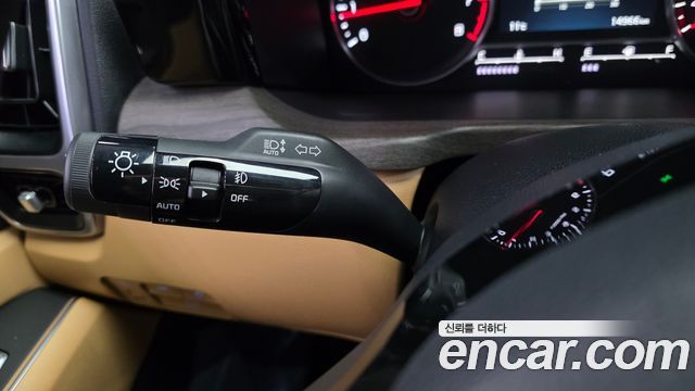Kia Sorento (IV) Gasoline 2.5T 2WD Prestige 2023 — фото 29