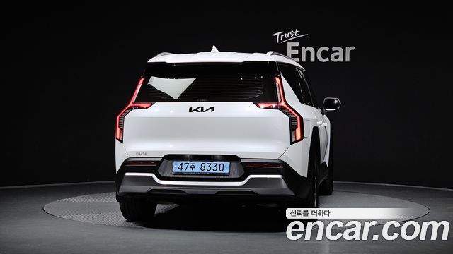 Kia EV9 Long Range 4WD Air 2024 — фото 4