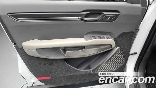 Kia EV9 Long Range 4WD Air 2024 — фото 24