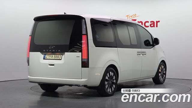 Hyundai Staria 4WD Lounge 9-Seater Inspiration 2024 — фото 2