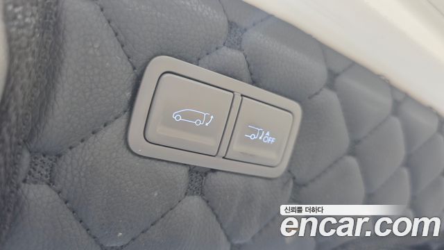 Hyundai Staria 4WD Lounge 9-Seater Inspiration 2024 — фото 27