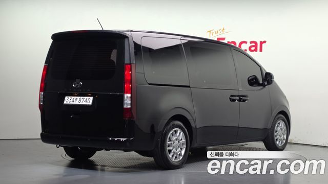 Hyundai Staria Tourer 9-Seater Modern 2023 — фото 2
