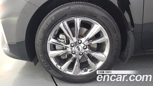 Kia Carnival 9-Seater Prstige 2020 — фото 5