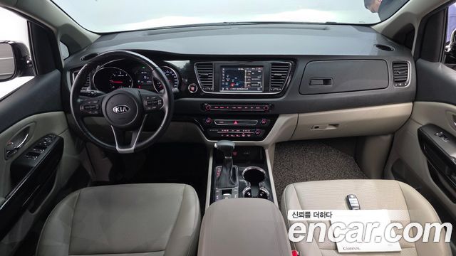 Kia Carnival 9-Seater Prstige 2020 — фото 7