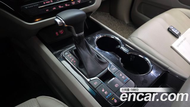 Kia Carnival 9-Seater Prstige 2020 — фото 9