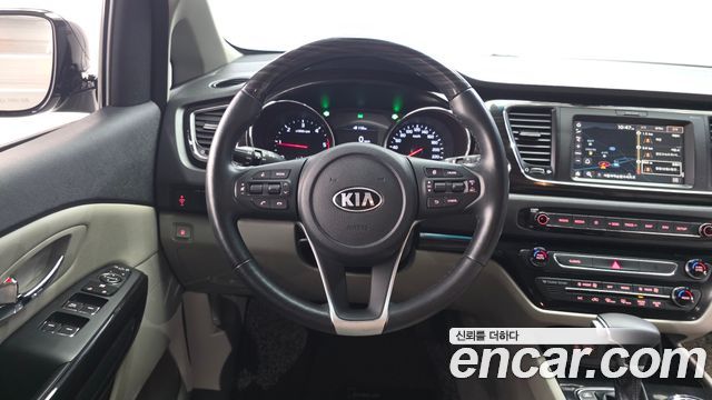 Kia Carnival 9-Seater Prstige 2020 — фото 18