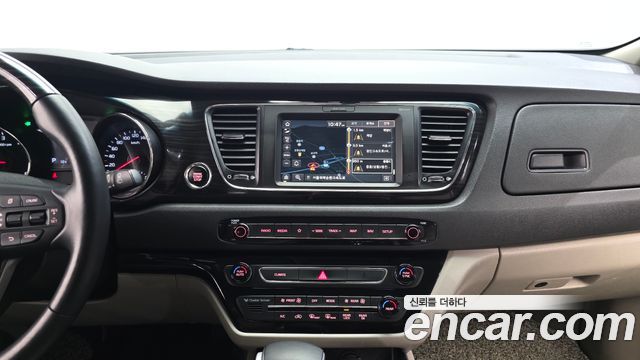 Kia Carnival 9-Seater Prstige 2020 — фото 19