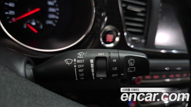 Kia Carnival 9-Seater Prstige 2020 — фото 24