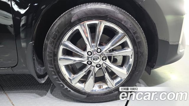Kia Carnival 9-Seater Prstige 2020 — фото 27