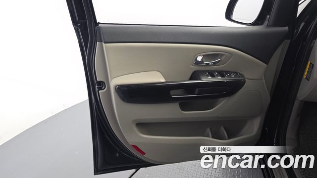 Kia Carnival 9-Seater Prstige 2020 — фото 30