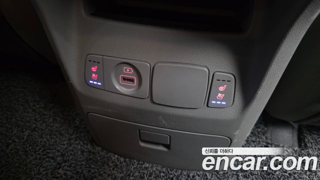 Kia Carnival 9-Seater Prstige 2020 — фото 33