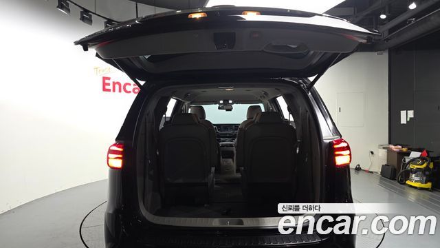 Kia Carnival 9-Seater Prstige 2020 — фото 38