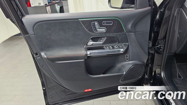 Mercedes-Benz GLB-Class (X247) AMG GLB35 4MATIC 2021 — фото 24
