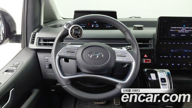 Hyundai Staria Lounge 9-Seater Prestige 2023 — фото 17