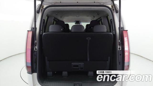 Hyundai Staria Lounge 9-Seater Prestige 2023 — фото 18