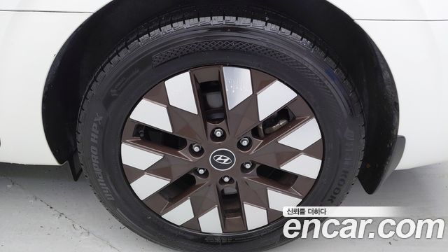 Hyundai Staria Lounge 9-Seater Prestige 2023 — фото 21