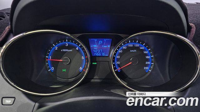 Hyundai Tucson ix Diesel 2WD LX20 Luxury 2012 — фото 8