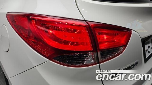 Hyundai Tucson ix Diesel 2WD LX20 Luxury 2012 — фото 23