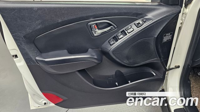 Hyundai Tucson ix Diesel 2WD LX20 Luxury 2012 — фото 24