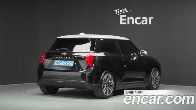 MINI Cooper Electric (IV) SE Classic 2024 — фото 2