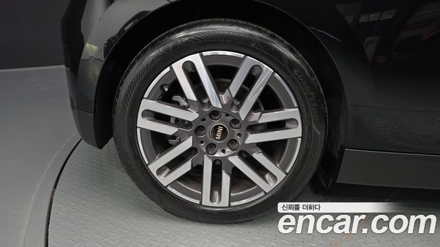 MINI Cooper Electric (IV) SE Classic 2024 — фото 5
