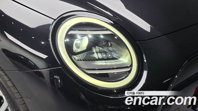 MINI Cooper Electric (IV) SE Classic 2024 — фото 22