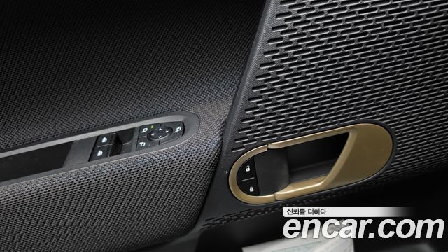 MINI Cooper Electric (IV) SE Classic 2024 — фото 32