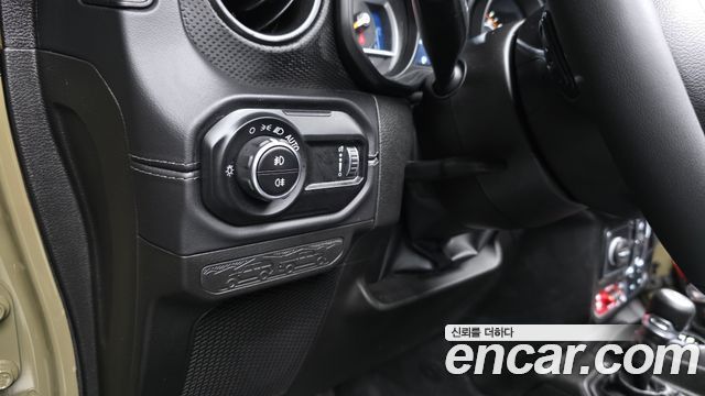 Jeep Wrangler (JL) 2.0 Rubicon Power Top 4Door 2025 — фото 27