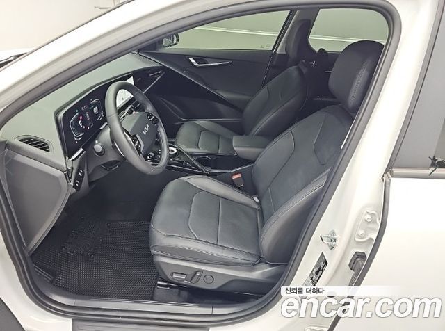 Kia Niro Prestige 2024 — фото 15