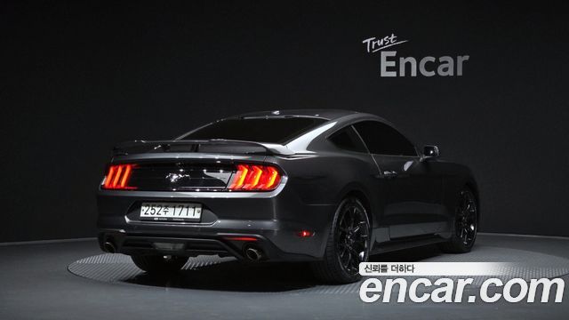 Ford Mustang Coupe 2019 — фото 2