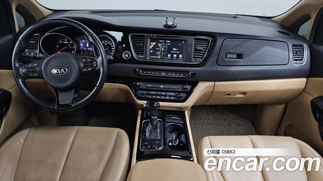Kia Carnival 9-seater Noblesse 2015 — фото 7