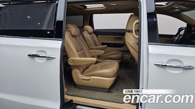 Kia Carnival 9-seater Noblesse 2015 — фото 11