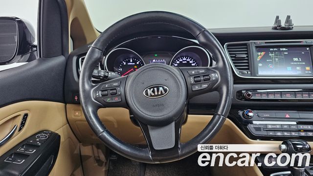 Kia Carnival 9-seater Noblesse 2015 — фото 13