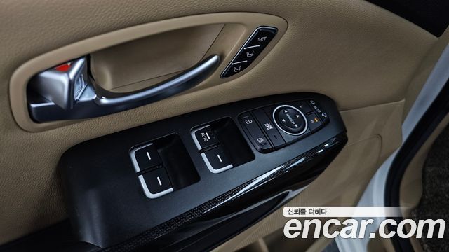 Kia Carnival 9-seater Noblesse 2015 — фото 19
