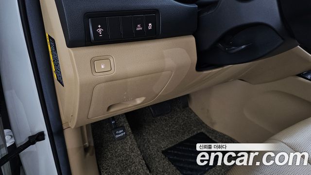 Kia Carnival 9-seater Noblesse 2015 — фото 28