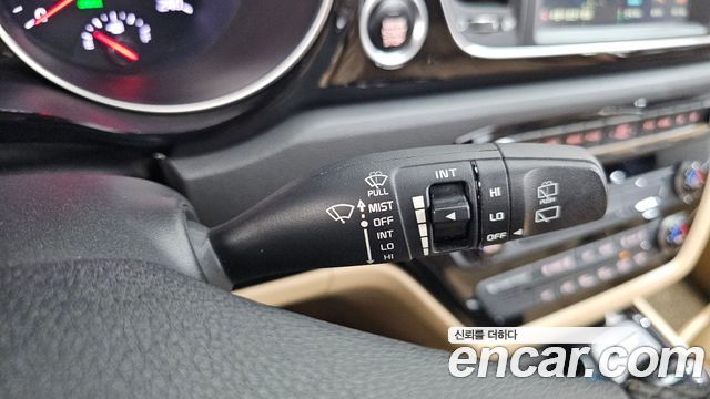Kia Carnival 9-seater Noblesse 2015 — фото 29