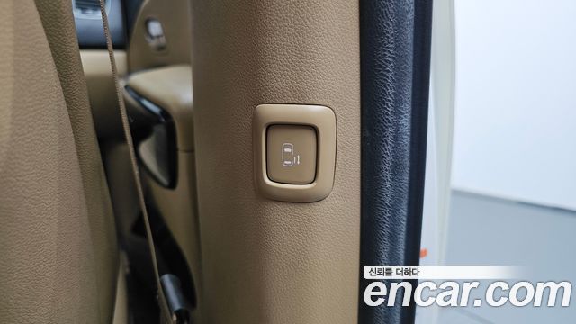Kia Carnival 9-seater Noblesse 2015 — фото 30