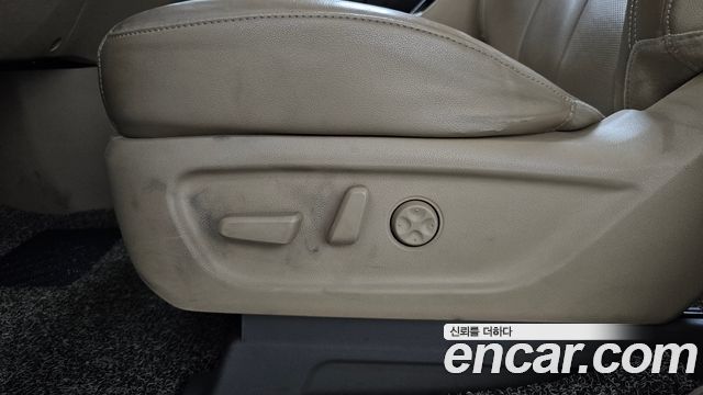Kia Carnival 9-seater Noblesse 2015 — фото 31