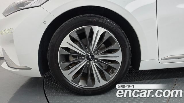 Kia K8 Hybrid Signature 2022 — фото 5