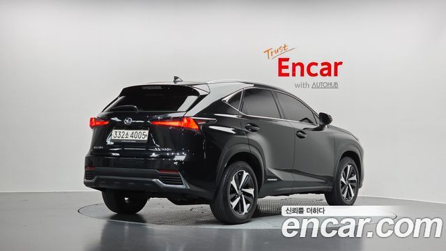 Lexus NX300h Supreme 2021 — фото 2