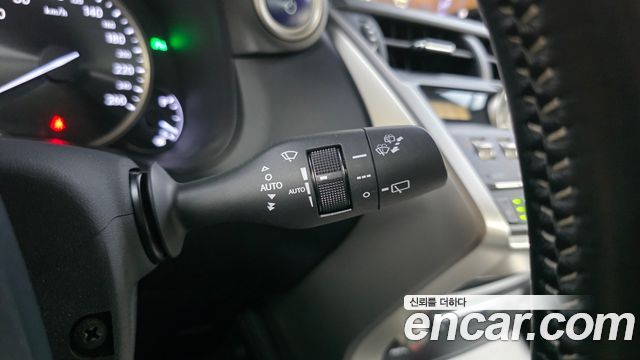 Lexus NX300h Supreme 2021 — фото 20