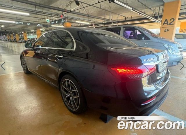 Mercedes-Benz E-Class (W213) E220d 4MATIC AMG Line 2021 — фото 3