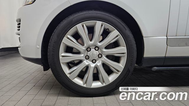 Land Rover Range Rover (IV) 4.4 SDV8 Vogue SE DIESEL 2017 — фото 5