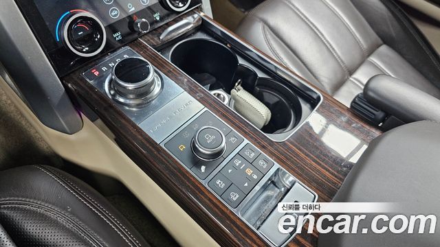 Land Rover Range Rover (IV) 4.4 SDV8 Vogue SE DIESEL 2017 — фото 9